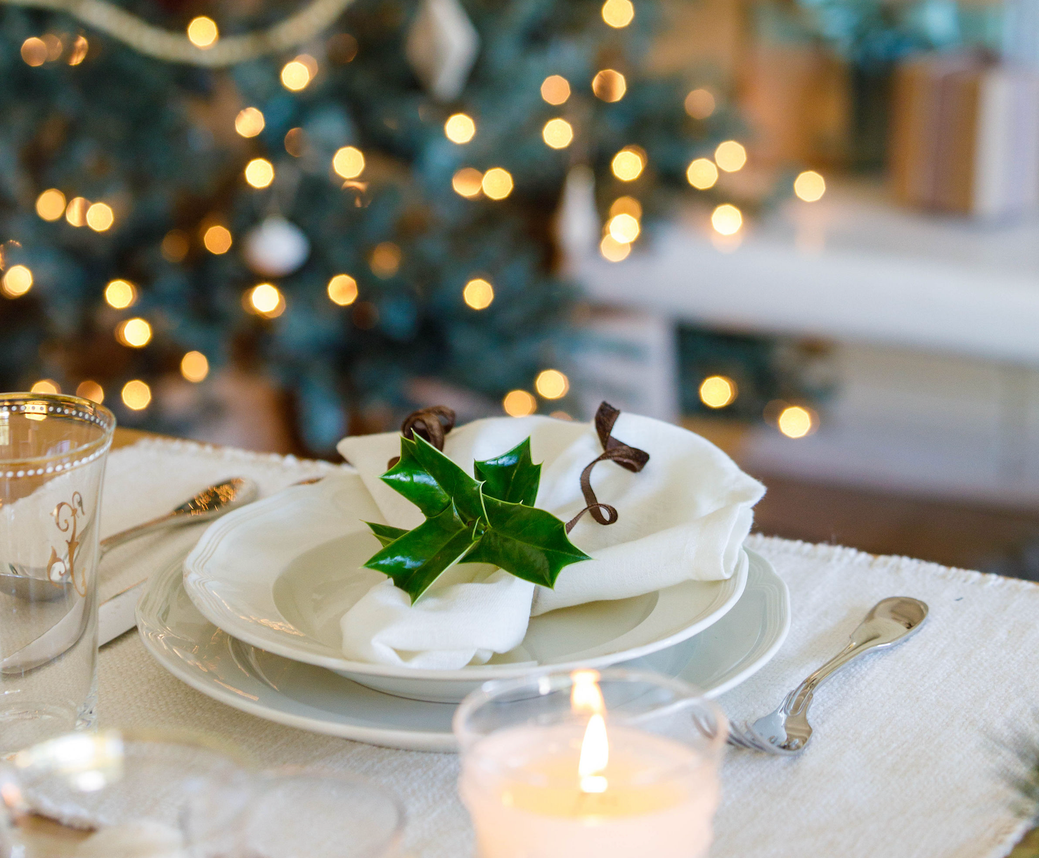 Crafting a Winter White Tablescape for a December Soirée