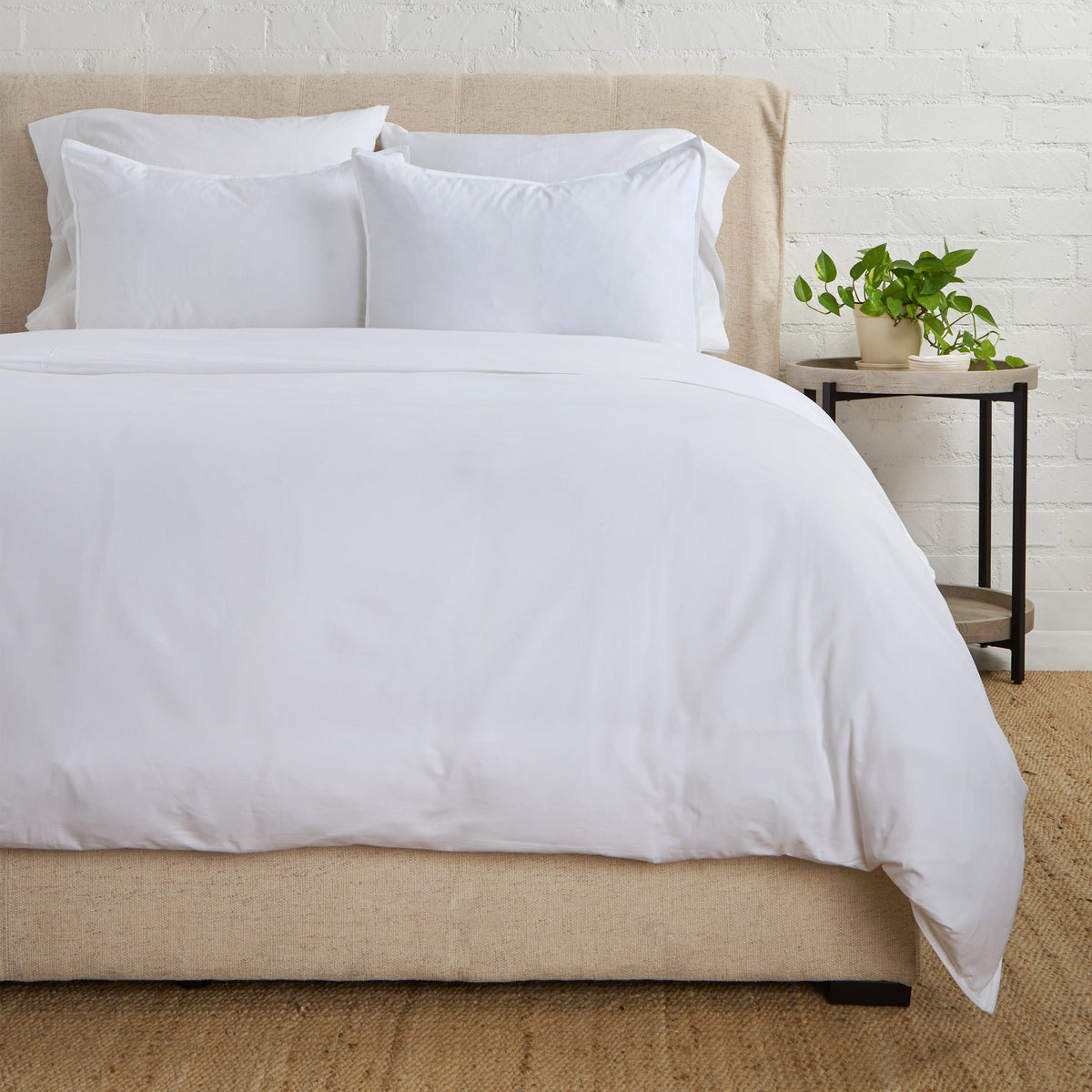 White cotton percale duvet set with two pillow shams