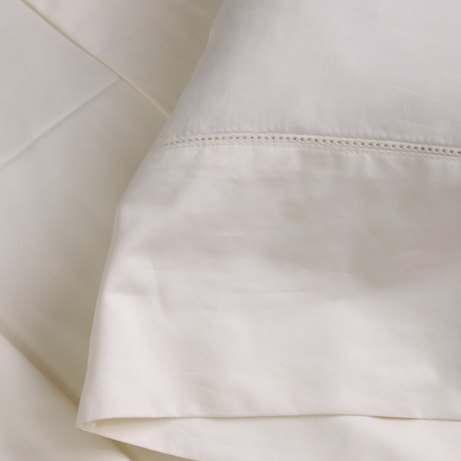 Classico Hemstitch Cotton Sateen Swatch-Linen Swatches-Ivory-Pom Pom at Home