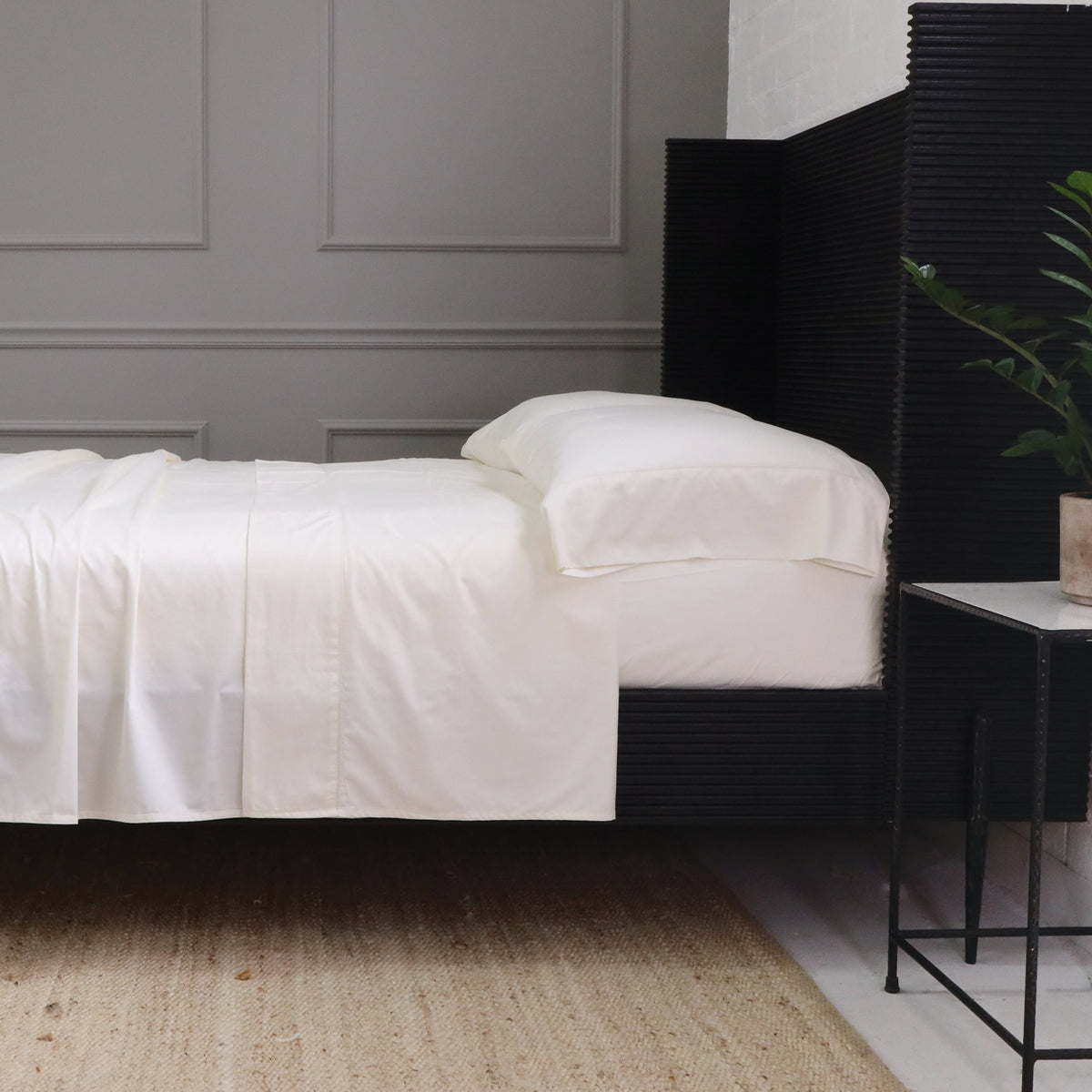 White cotton sateen sheet set with fitted sheet and pillowcases
