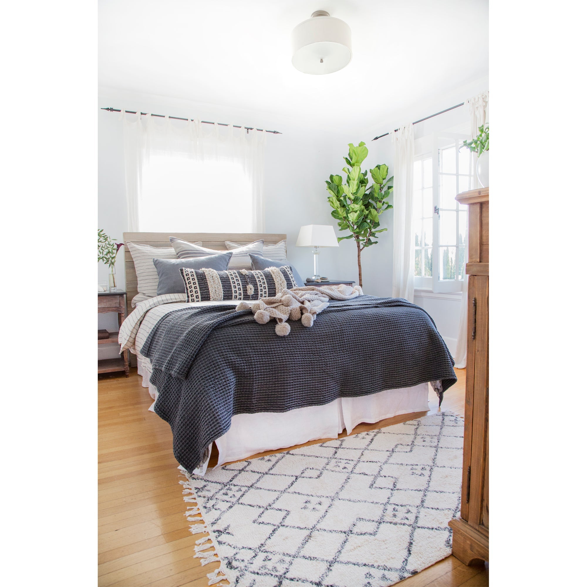 Pleated Linen Bedskirt