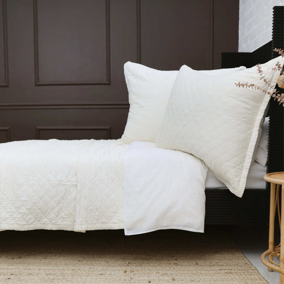 White quilted big pillow with insert, two pillows with diamond stitching