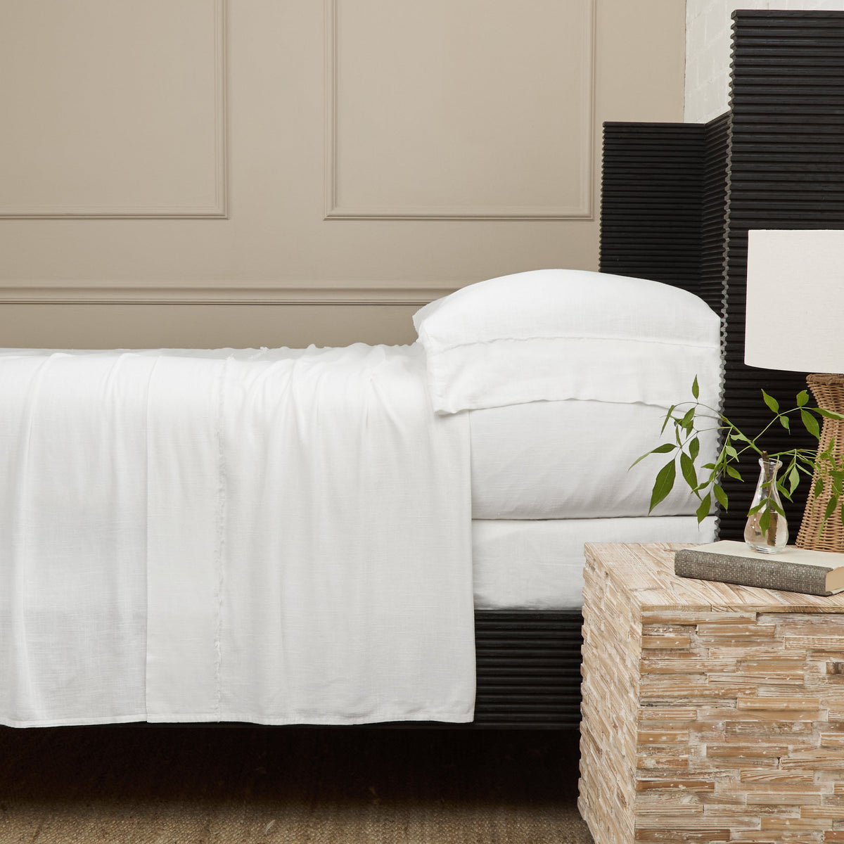 White bamboo linen sheet set with fitted sheet and pillowcases
